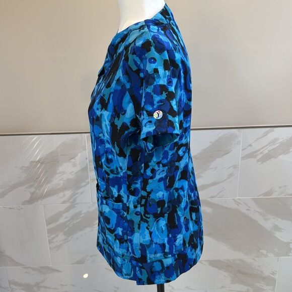 Scrubletics Women's Patterned Blue Two Tone  Short Sleeve Scrub Top Sz XS - Picture 4 of 11